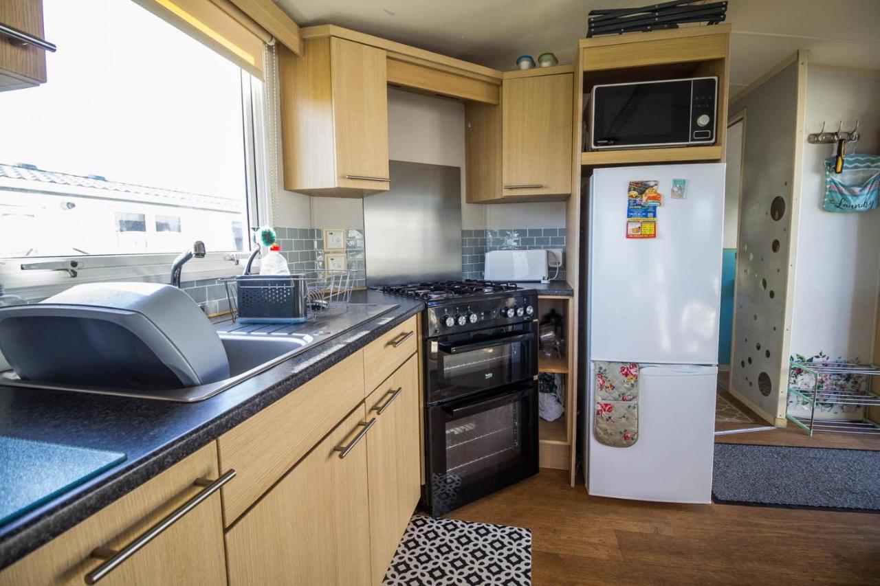 Hopton on Sea Lovely Caravan With Wifi At Broadland Sands In Suffolk Ref 20035Bs酒店 外观 照片
