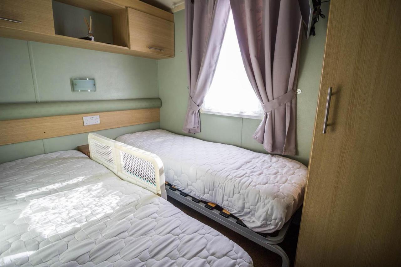 Hopton on Sea Lovely Caravan With Wifi At Broadland Sands In Suffolk Ref 20035Bs酒店 外观 照片